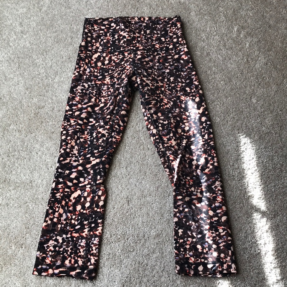 Lululemon yoga pants size 4. Good condition.